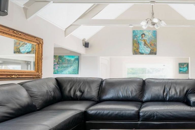 Photo of property in 28 Welland Place, Island Bay, Wellington, 6023