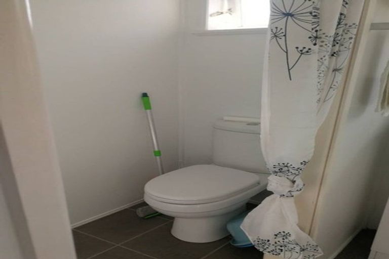 Photo of property in 2/12 Meadway, Sunnyhills, Auckland, 2010