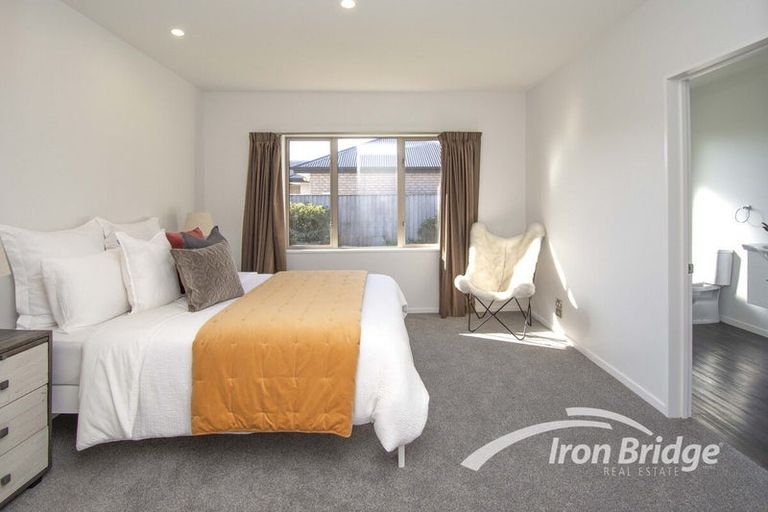 Photo of property in 8 Fredrica Lane, Heathcote Valley, Christchurch, 8022