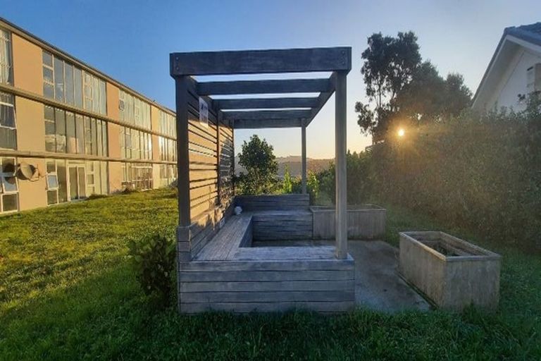 Photo of property in 23 Rangitane Street, Maupuia, Wellington, 6022