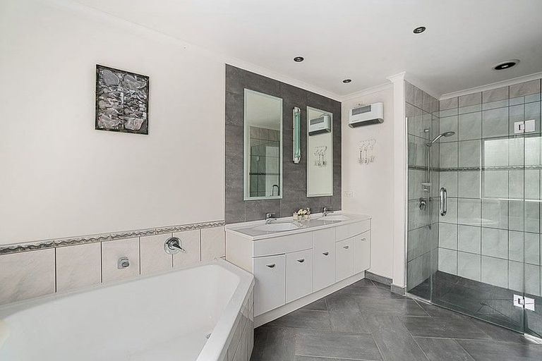 Photo of property in 21 Pisa Moorings Road, Mount Pisa, Cromwell, 9383