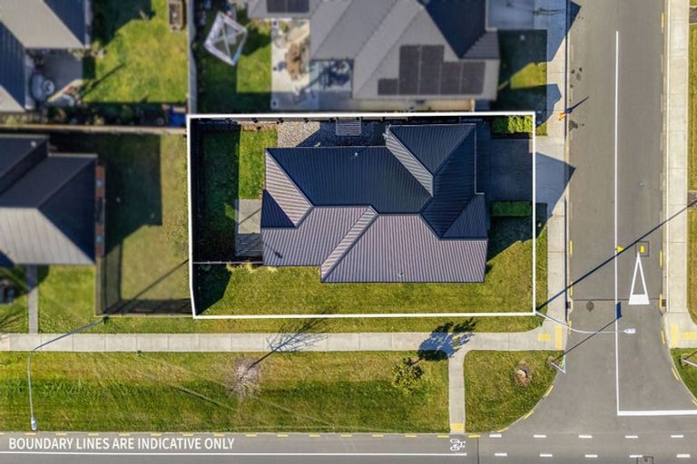 Photo of property in 1 Woodford Avenue, Woodend, 7610