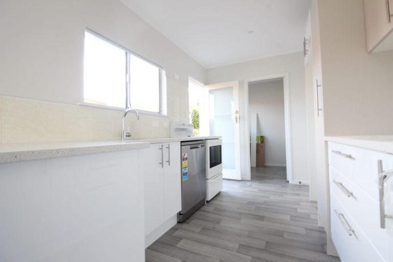 Photo of property in 12 Pinedale Place, Henderson, Auckland, 0610