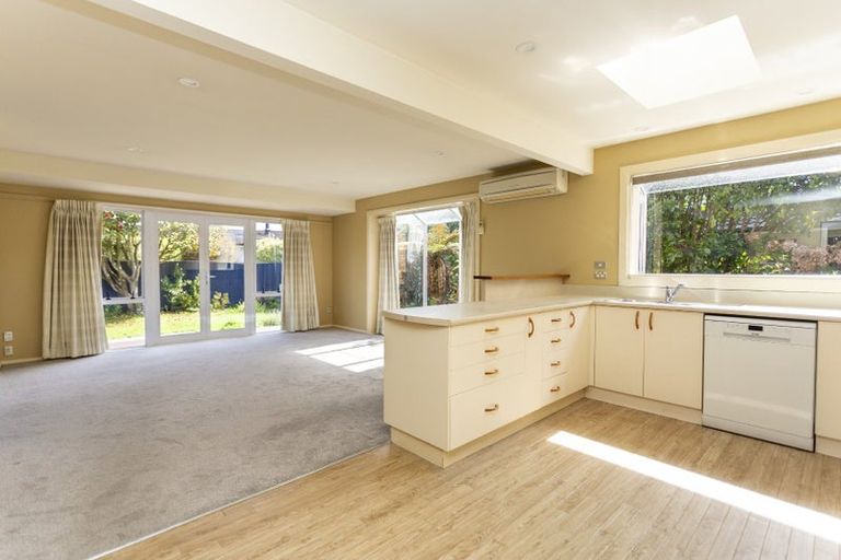 Photo of property in 20 Highfield Place, Avonhead, Christchurch, 8042