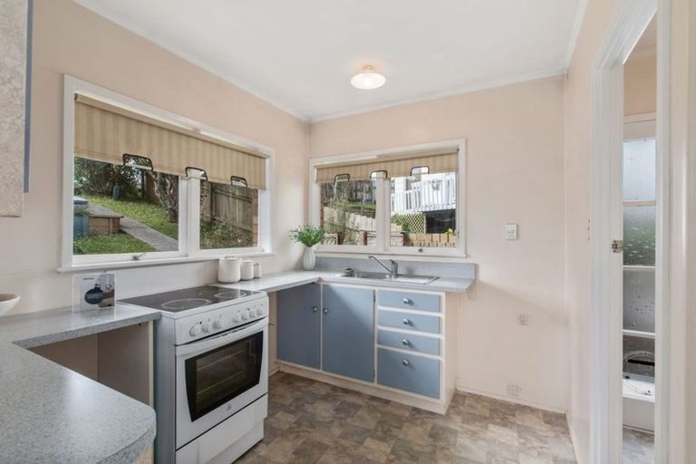 Photo of property in 1/10 Ellice Road, Totara Vale, Auckland, 0629