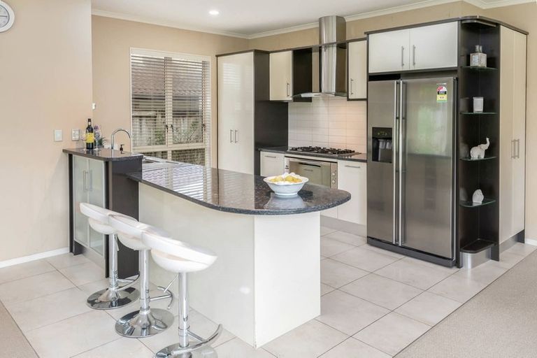 Photo of property in 100 Middlefield Drive, Flat Bush, Auckland, 2016
