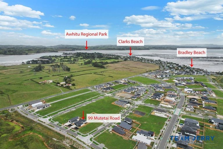 Photo of property in 99 Mutetai Road, Clarks Beach, 2122