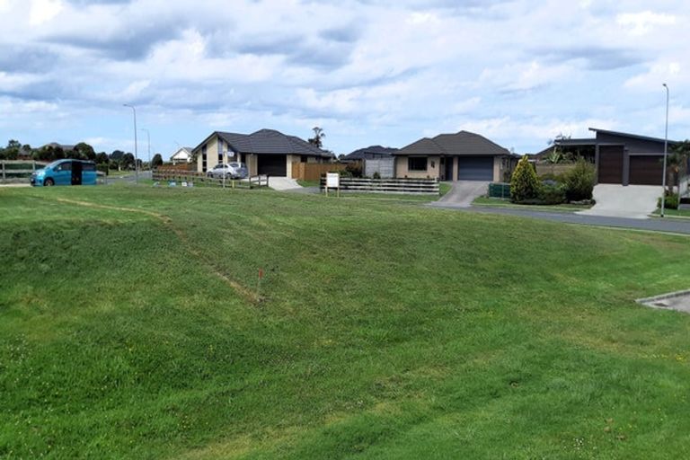 Photo of property in 16 Breton Drive, Waipu, 0510