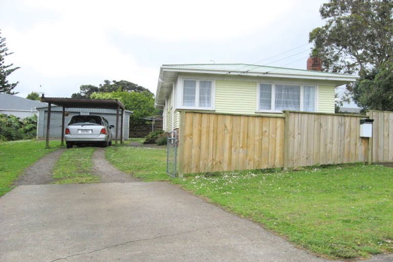 Photo of property in 27 Wellesley Road, Mangere Bridge, Auckland, 2022