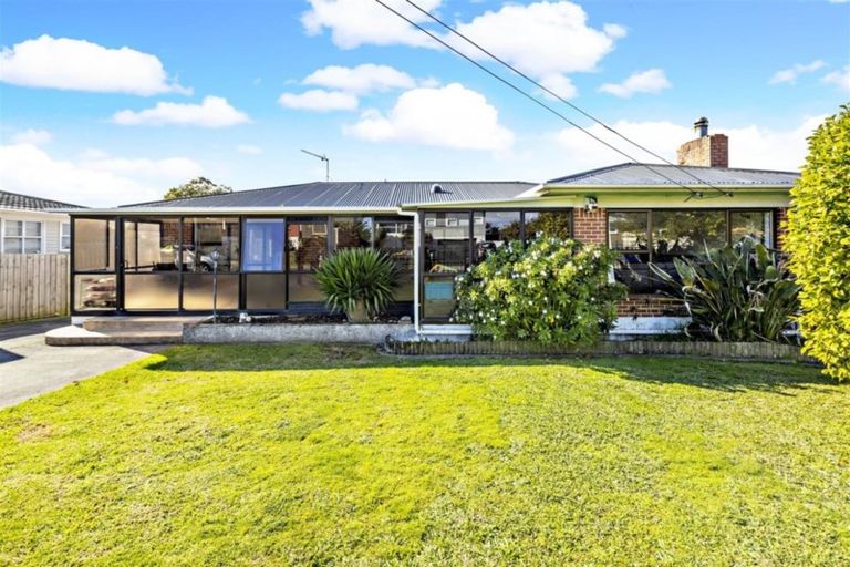 Photo of property in 3 Hollinbrigg Place, Manurewa, Auckland, 2102