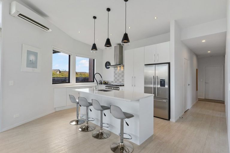 Photo of property in 1 Gallantry Crescent, Papakura, 2110