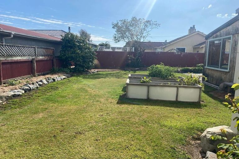 Photo of property in 16 Maude Street, Waimate, 7924