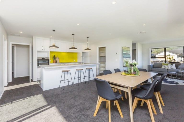 Photo of property in 22 Filmer Crescent, Wallaceville, Upper Hutt, 5018