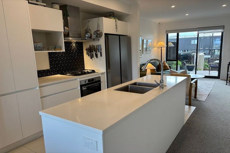 Photo of property in 13/1 Scott Road, Hobsonville, Auckland, 0616