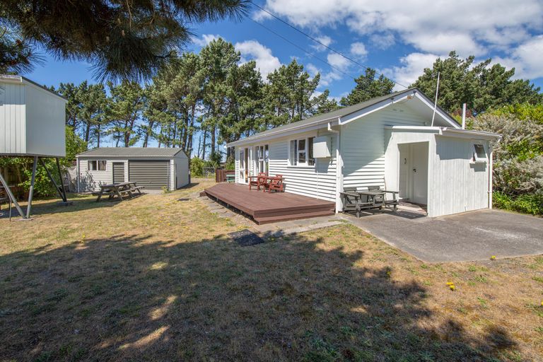 Photo of property in 39 Chamberlain Avenue, Amberley, 7481