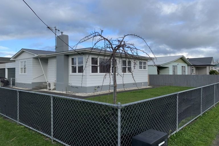 Photo of property in 19 Derby Street, Feilding, 4702