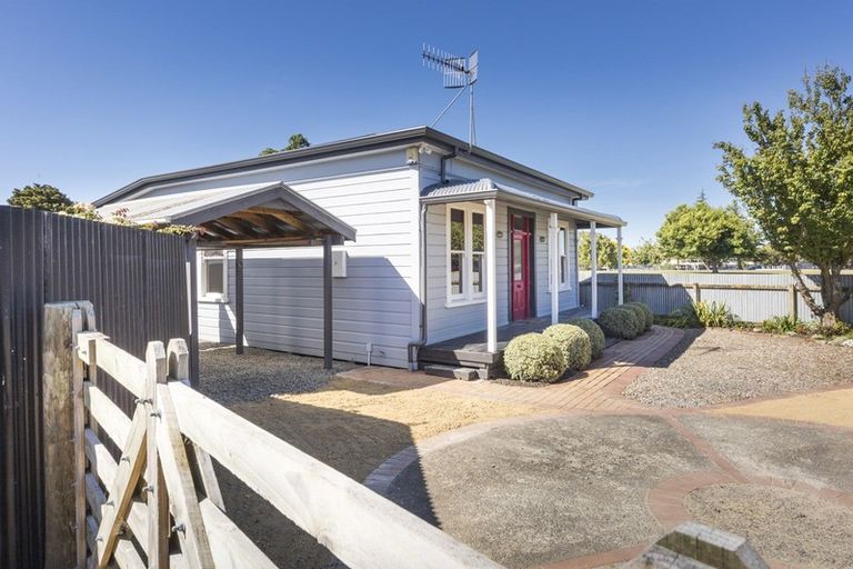 Photo of property in 73a Savage Crescent, West End, Palmerston North, 4412