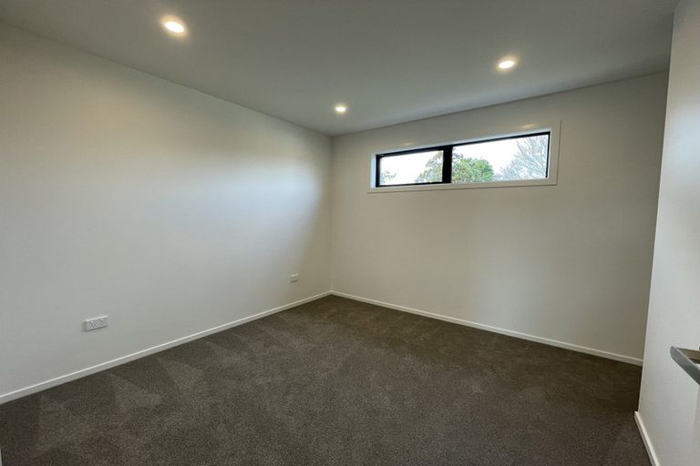Photo of property in 1/12 Enderby Drive, Te Atatu Peninsula, Auckland, 0610