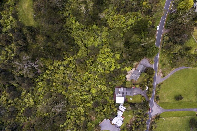 Photo of property in 174 Shaw Road, Oratia, Auckland, 0604