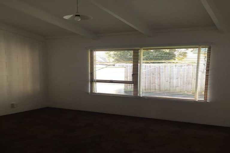 Photo of property in 2/156 Hutchinson Avenue, New Lynn, Auckland, 0600