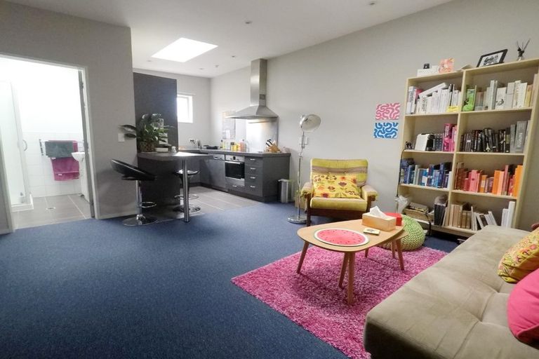 Photo of property in 5/35 Home Street, Mount Victoria, Wellington, 6011