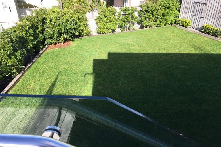 Photo of property in 31a Forrest Hill Road, Milford, Auckland, 0620