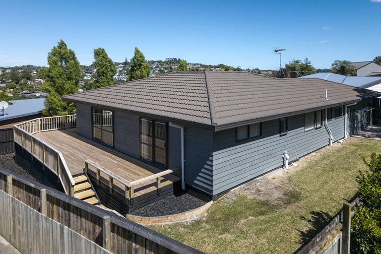 Photo of property in 96 Brian Crescent, Stanmore Bay, Whangaparaoa, 0932