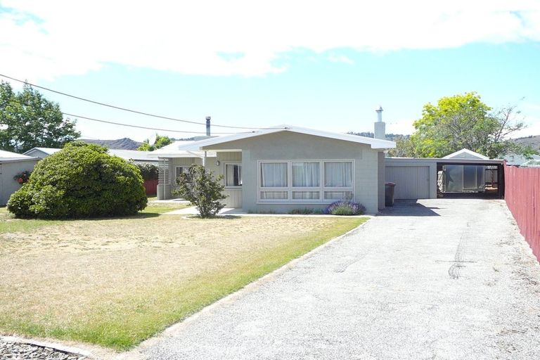 Photo of property in 39 Clutha Street, Alexandra, 9320