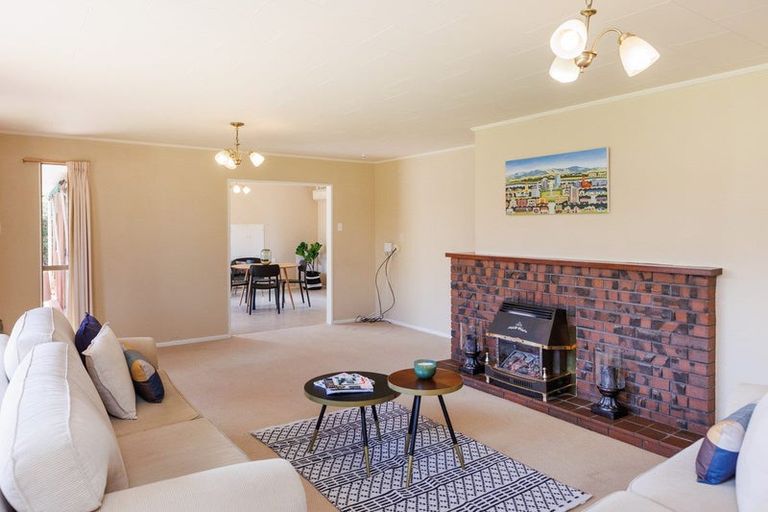 Photo of property in 85 Clifton Terrace, Fitzherbert, Palmerston North, 4410