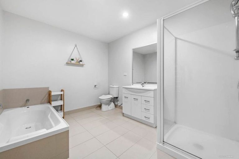 Photo of property in 30 Popokatea Drive, Takanini, 2112