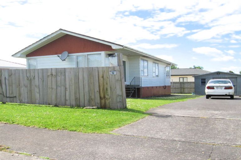 Photo of property in 5 Alabaster Drive, Papatoetoe, Auckland, 2025