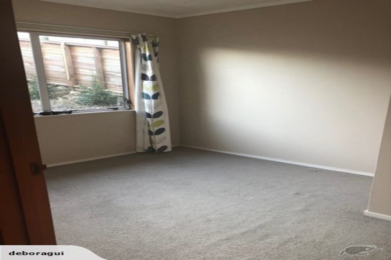 Photo of property in 1/633 Glenfield Road, Totara Vale, Auckland, 0629