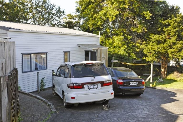 Photo of property in 127 Lancaster Road, Beach Haven, Auckland, 0626