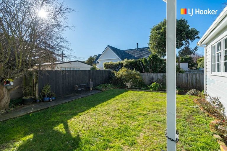 Photo of property in 23 Royal Crescent, Saint Kilda, Dunedin, 9012