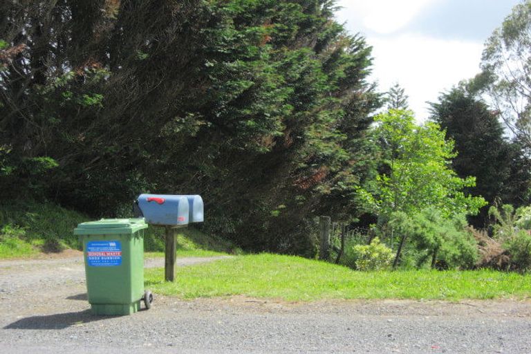 Photo of property in 714 Ponga Road, Opaheke, Papakura, 2584