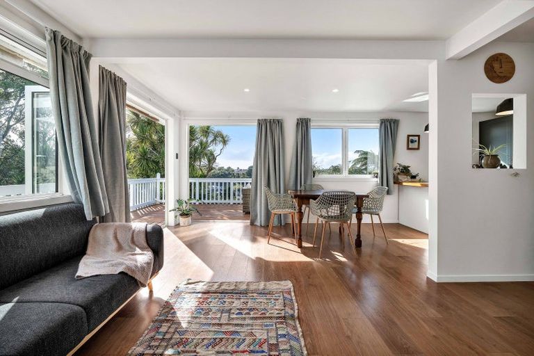 Photo of property in 109 Frankley Road, Frankleigh Park, New Plymouth, 4310