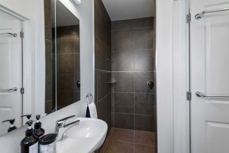 Photo of property in 2 Lewisham Park, St Albans, Christchurch, 8052