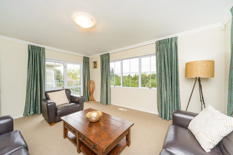 Photo of property in 22 Greenwood Place, Fitzherbert, Palmerston North, 4410