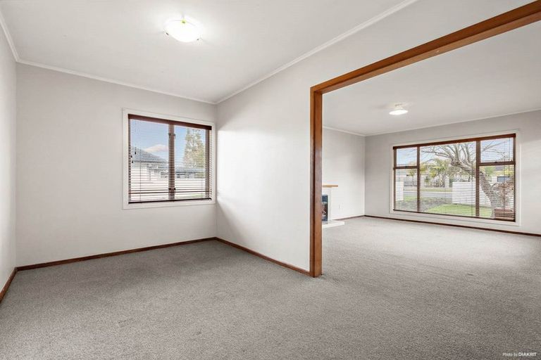 Photo of property in 74 Neil Avenue, Te Atatu Peninsula, Auckland, 0610
