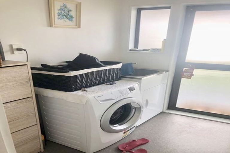 Photo of property in 2/122 Finlayson Avenue, Clendon Park, Auckland, 2103