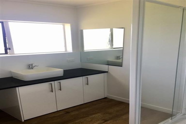 Photo of property in 1/355 Roscommon Road, Clendon Park, Auckland, 2103