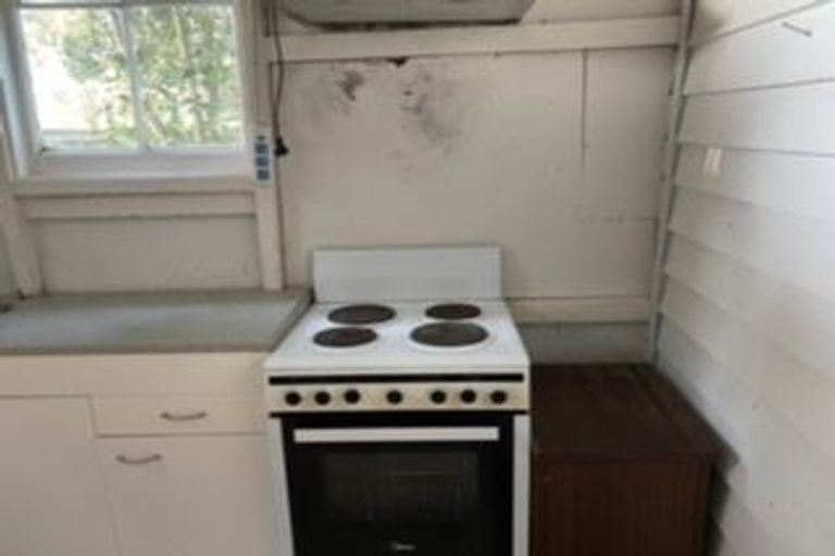 Photo of property in 5 Sampson Lane, Northcote, Auckland, 0627