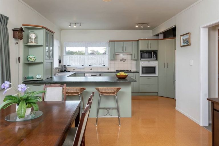 Photo of property in 99 Waller Avenue, Bucklands Beach, Auckland, 2012