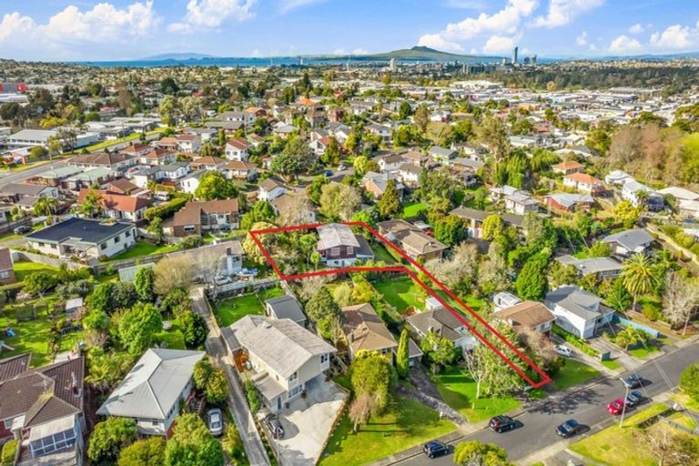 Photo of property in 35 Ramillies Place, Glenfield, Auckland, 0629