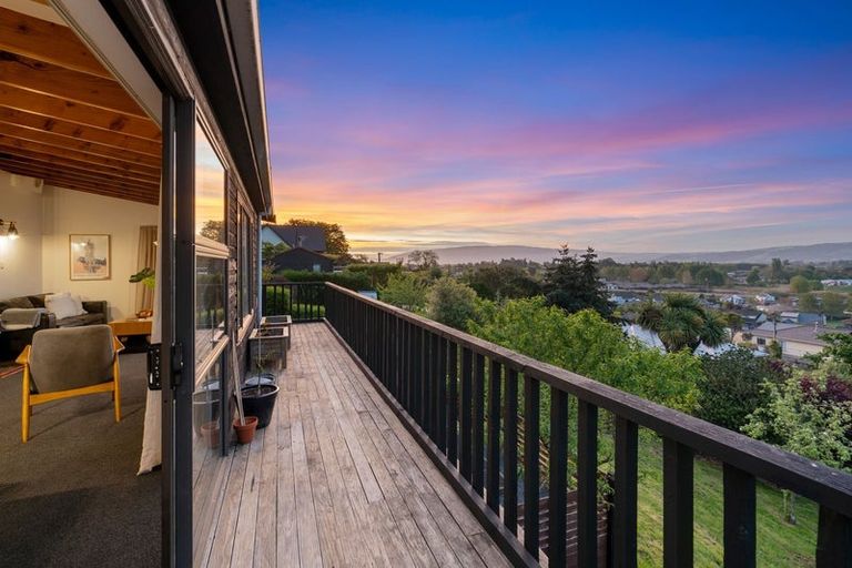 Photo of property in 21 Tweed Street, Kinmont Park, Mosgiel, 9024