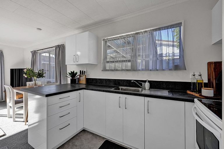 Photo of property in 82 Ngamotu Road, Spotswood, New Plymouth, 4310