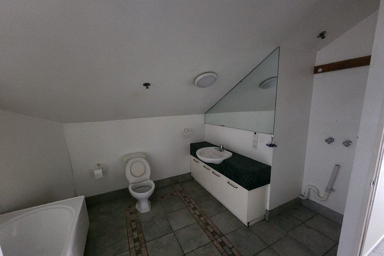 Photo of property in 10/15 Clearwater Cove, West Harbour, Auckland, 0618