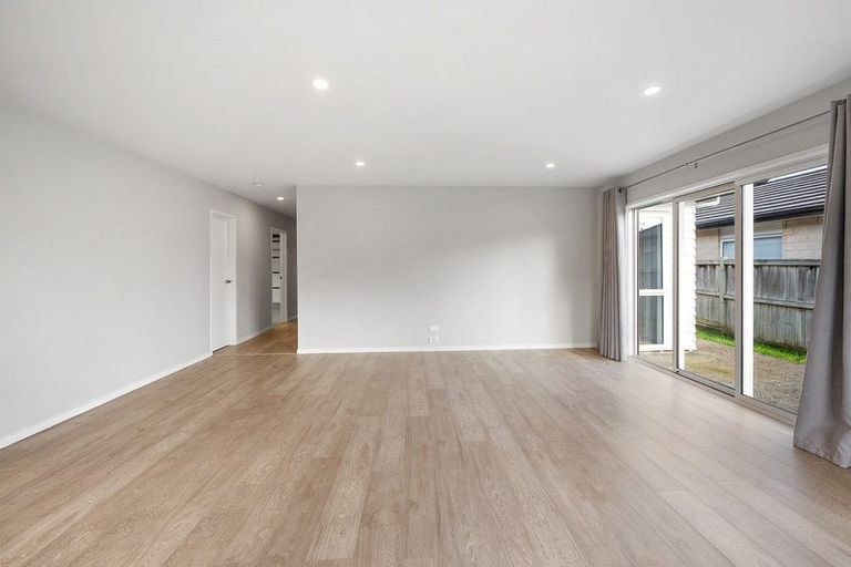 Photo of property in 9 Josh Road, Huapai, Kumeu, 0810