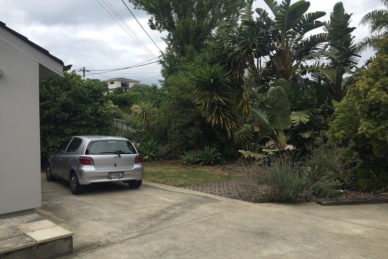 Photo of property in 6a Channel View Road, Campbells Bay, Auckland, 0630