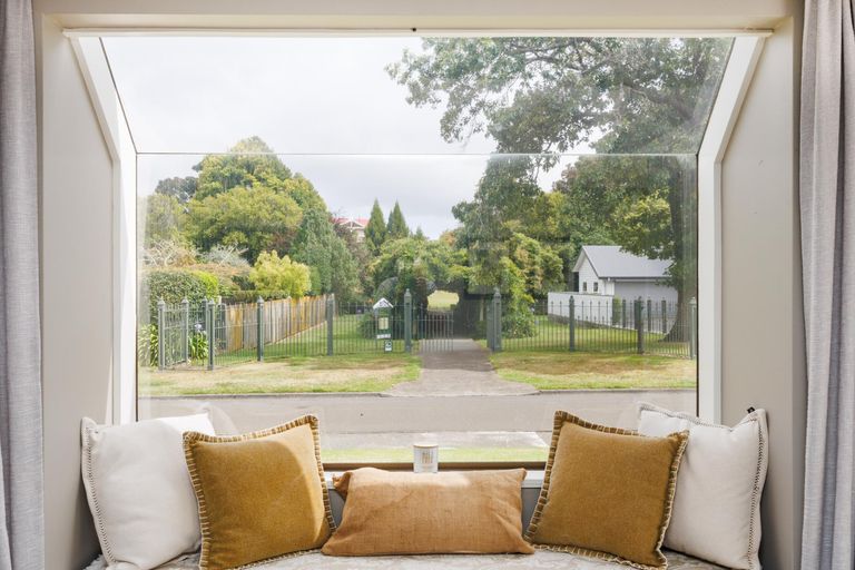 Photo of property in 8 Caccia Birch Lane, Hokowhitu, Palmerston North, 4410